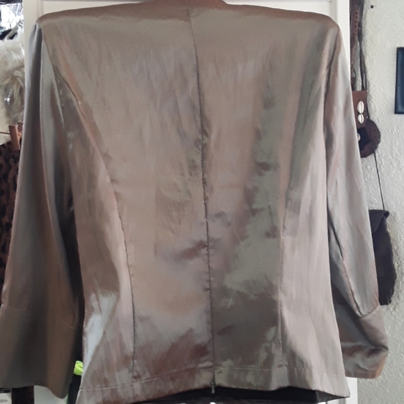 Designer  Top - Picture 2 of 2